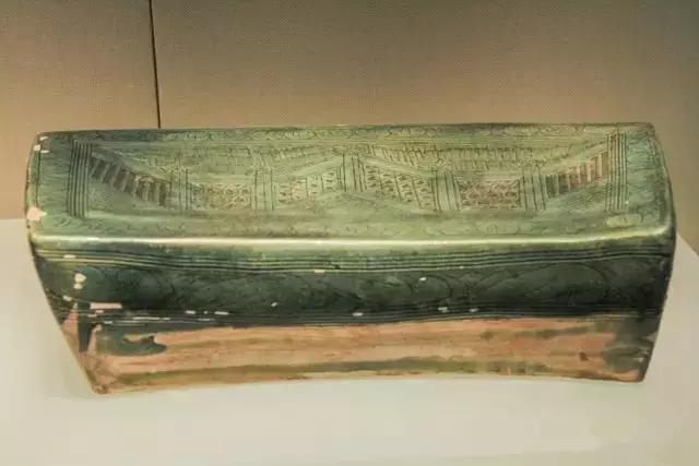 古代人为什么睡那么硬的瓷枕,古人睡觉真的都用瓷枕吗