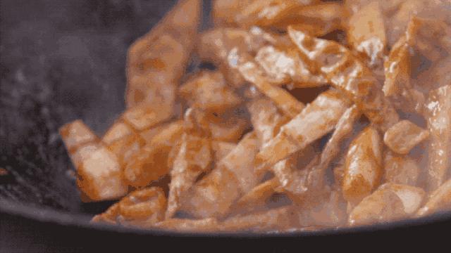 时令的嫩春笋口感爽脆鲜甜,立春的鲜笋图片