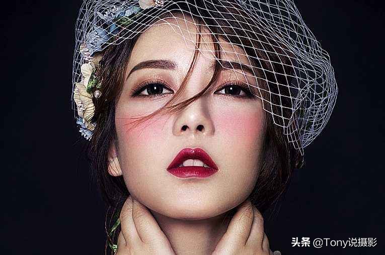 定焦镜头的画质比变焦镜头好多少,新手买定焦镜头好还是变焦镜头好