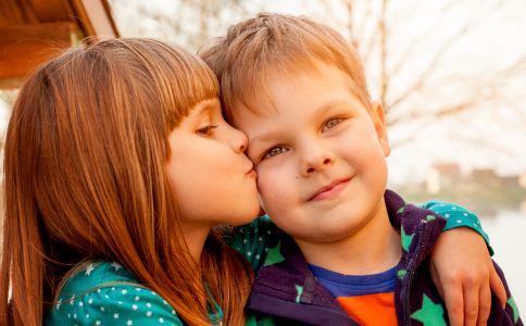 家长发现孩子的教育问题怎么办,家长发现孩子爱玩手机怎么办