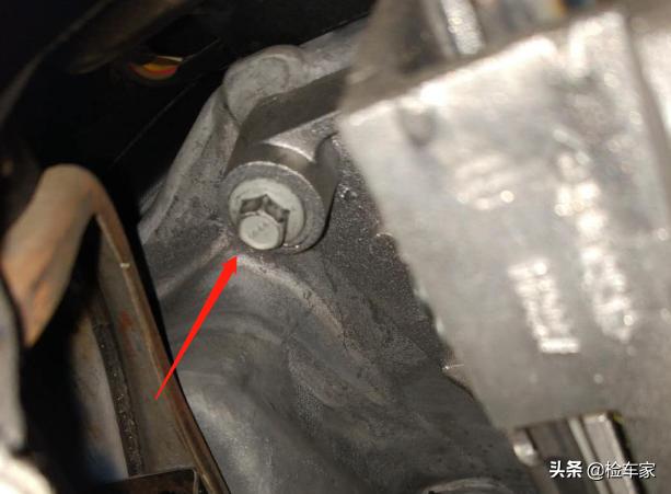 2万公里贬值80多万，45万买辆V8+6.4L的JEEP大切诺基SRT还值吗？