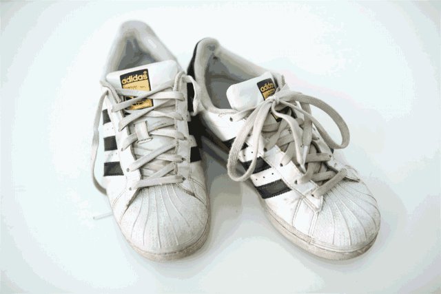 小白鞋休闲时尚大牌,时尚百搭单品莫过于小白鞋