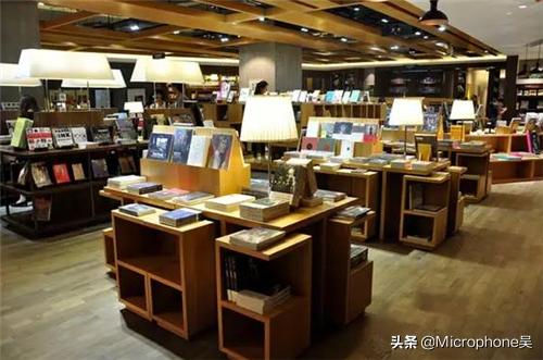 新华书店常年空调供应，但是顾客大都只看不买，为何至今未倒闭