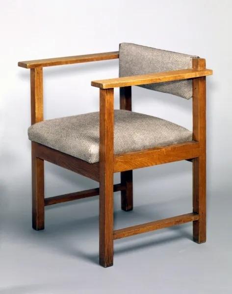 美体现在实用上：德国包豪斯和中国明代家具