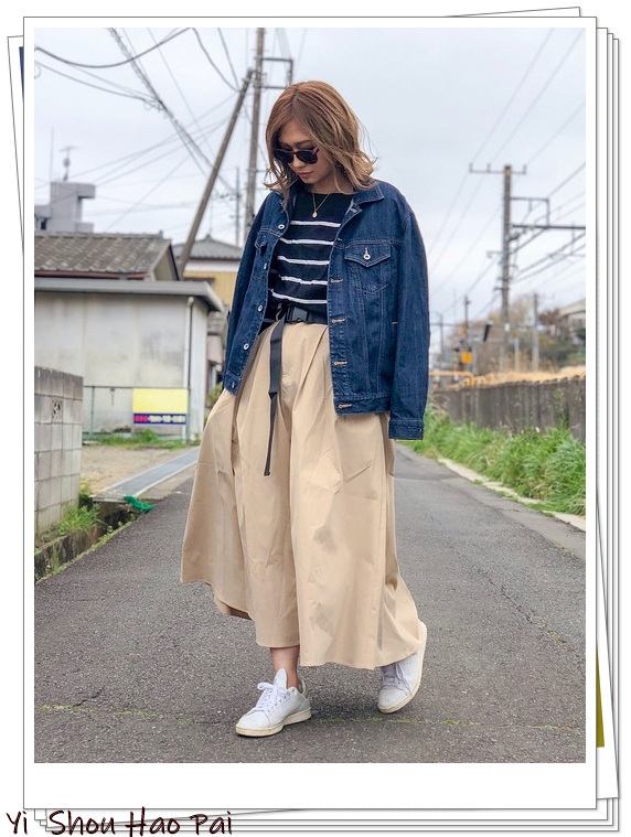 Adidas的单品怎么搭？日本时尚女人的运动风穿搭示范，时髦吸睛