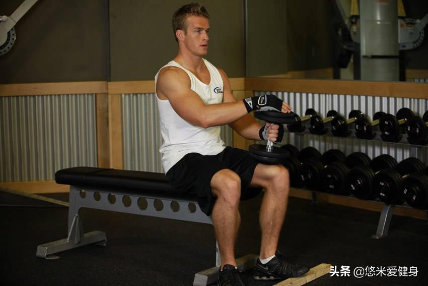 健身练腿怎样不让小腿练粗,健身如何避免肌肉腿