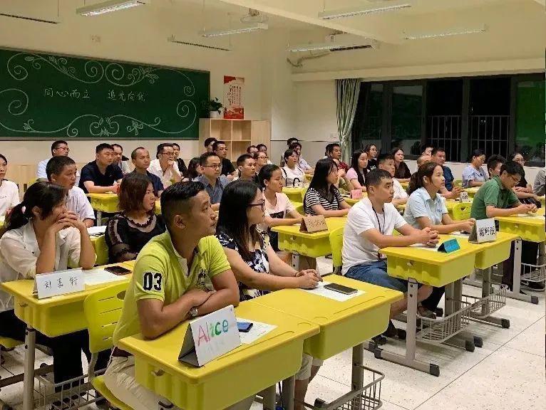 聚四海英才之荟萃，光明这所高标准学校正在崛起