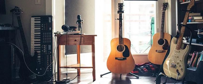 新手入门该如何搭配购置电吉他设备，以及相关适用场景