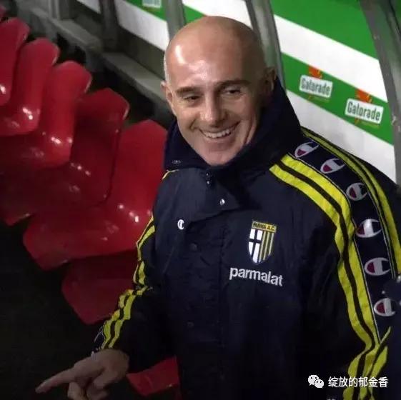 足坛教练排名里皮,阿里戈萨基采用的阵型