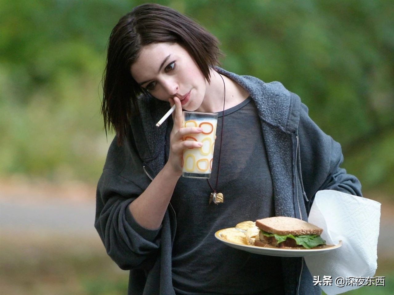 她曾被美国人黑成狗，还碰到*子骗**男友，光鲜背后原来处处都是坑