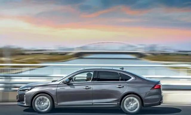 广汽传祺ga82016款320t行政版,2017款ga8行政版1.8t