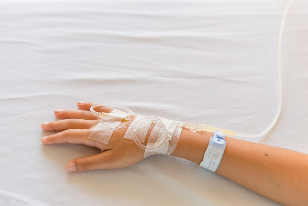 老是觉得饿一身没力,感觉饿得发慌但是吃了还是感觉饿