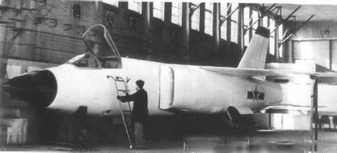 歼10是什么布局,歼10进气口为什么这么大