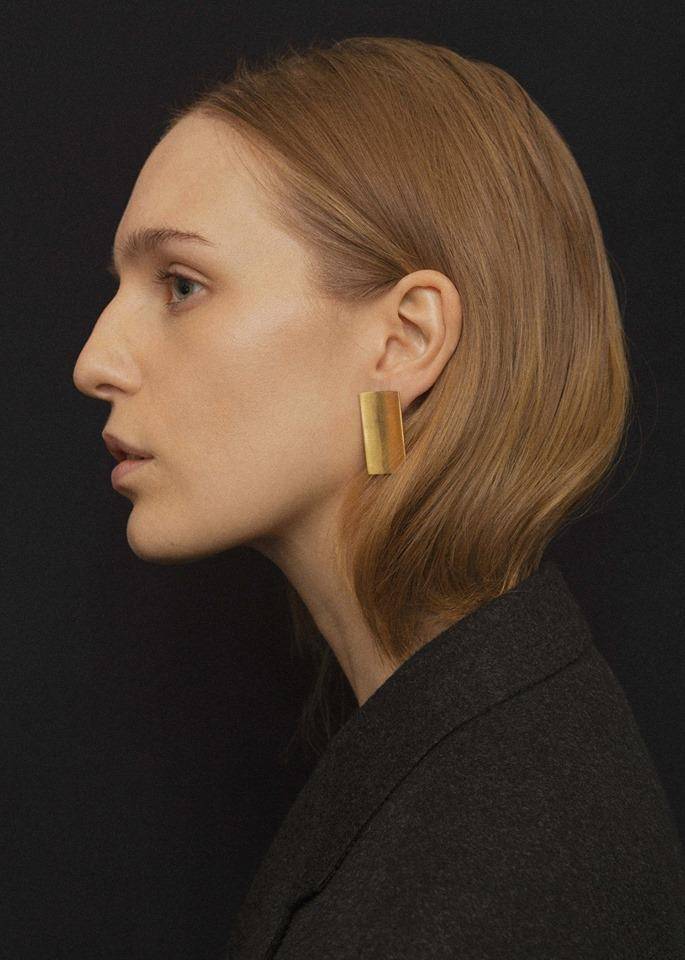 有时候质感就体现在小小的配件上，一件可以陪你穿梭日常的珠宝