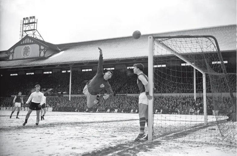 冰封的足球，超级寒潮