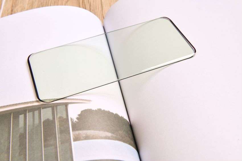 真香警告可靠吗,蓝光钢化膜是智商税吗