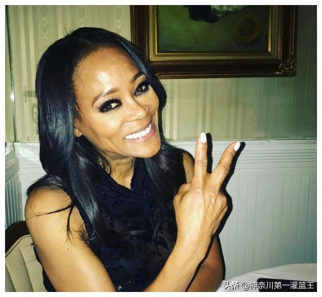 乔丹的审美一直都是白人，他为何还会和泰森的黑人妻子谈恋爱？