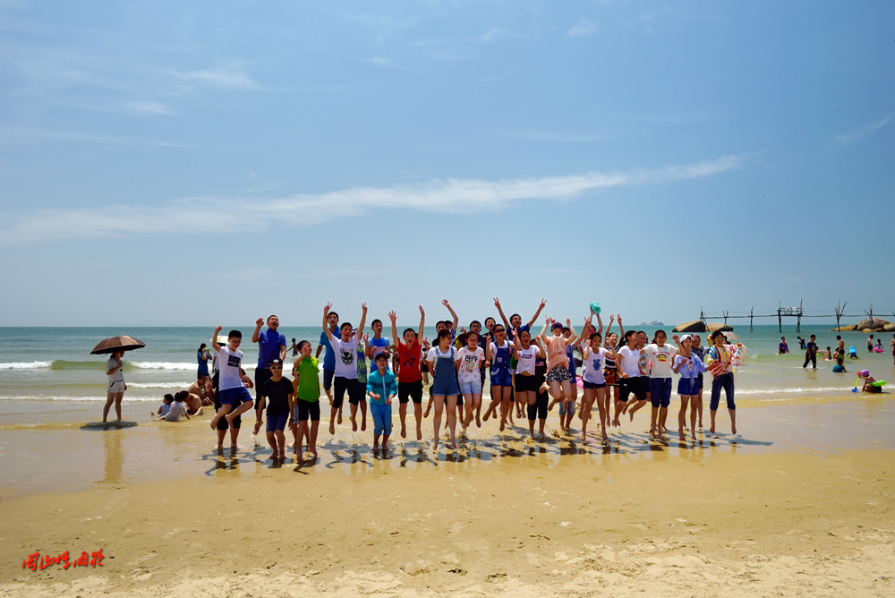 漳浦六鳌海滩上的风景,漳浦六鳌龙美湾抽象画廊