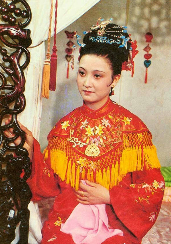 迎春是邢夫人亲生的吗,迎春的母亲是邢夫人吗