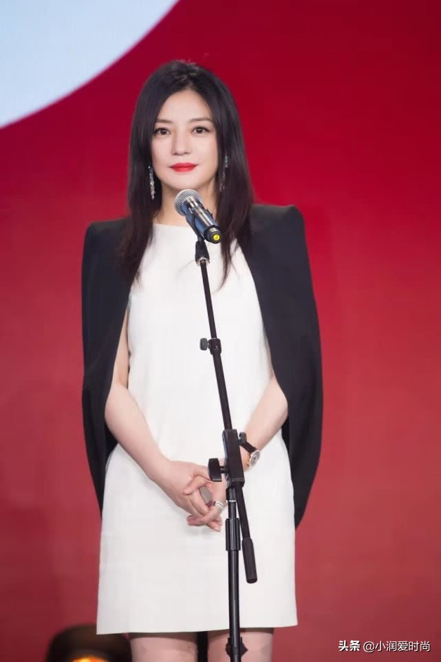 微胖脖子短穿什么衣服比较好看,肩宽手臂粗小个子微胖女生穿搭