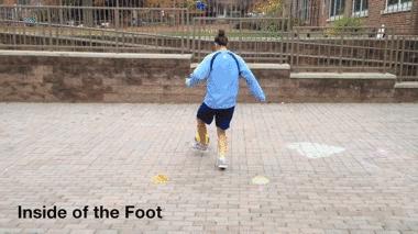 足球转身踢球训练方法,足球拉球转身过人教学