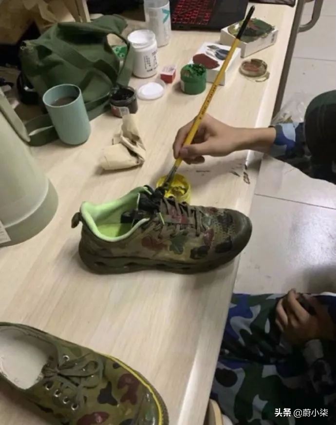 突然发现女友有纹身,男朋友前女友有纹身