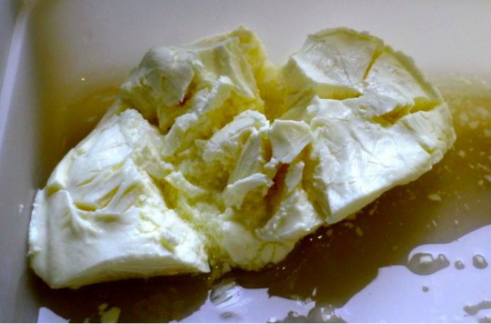 把奶酪冻起来吃,奶酪如何保存要放冰箱吗