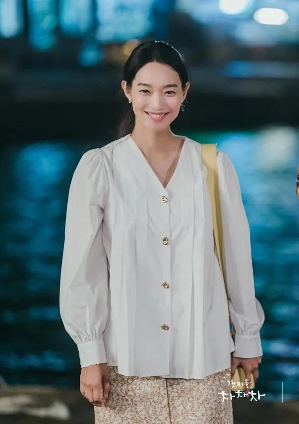 她被称韩国硬照女王，手握时尚圈顶级资源！网友：姐姐我可以