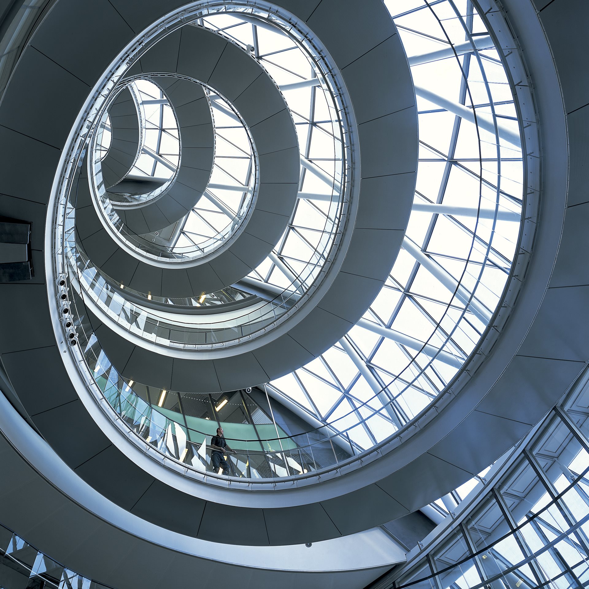 第4679回:生态节能简约苹果,福斯特建筑事务所