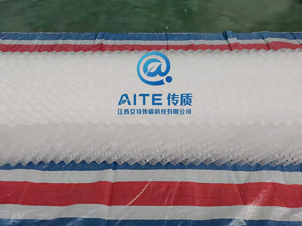 除尘用不锈钢孔板波纹填料价格表,孔板不锈钢波纹填料进口