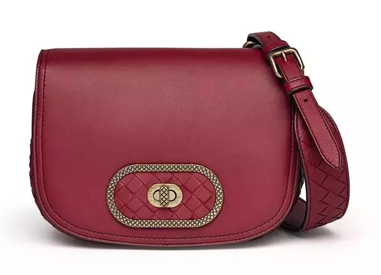 买包都是女人难逃的“宿命”