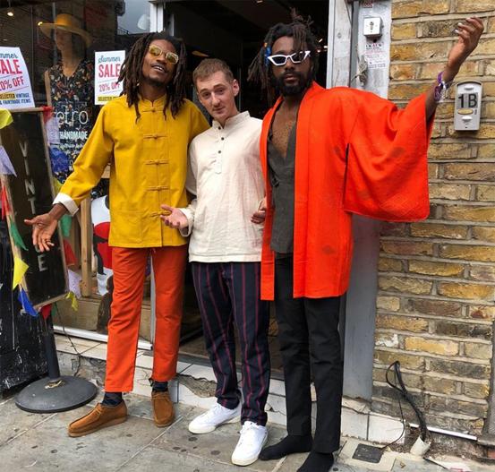 「体面游」伦敦篇：到古着店淘60英镑prada连衣裙