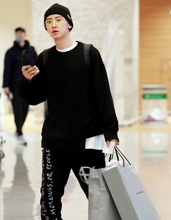 朴灿烈吴世勋黑白西装走路晚风 (吴世勋朴灿烈黑白西装mv)