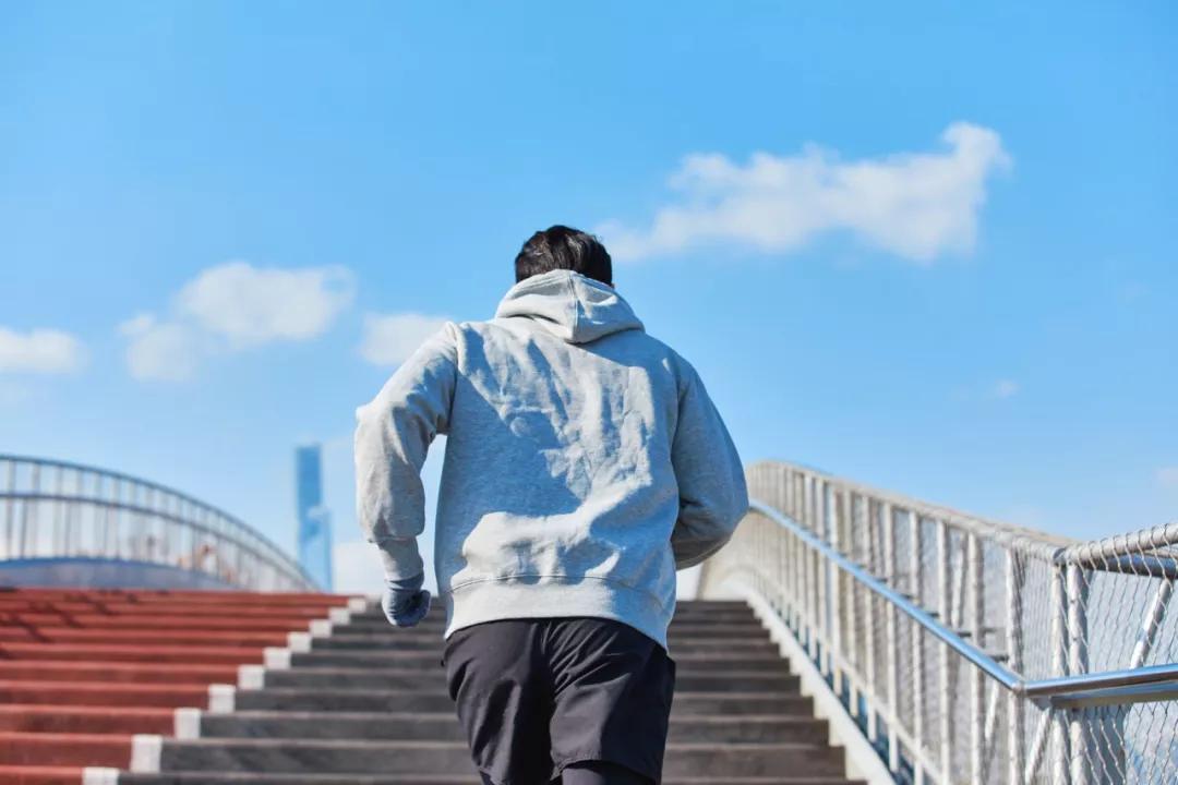 三线城市月入2万的销售工作,在深圳做啥销售一个月能赚几万