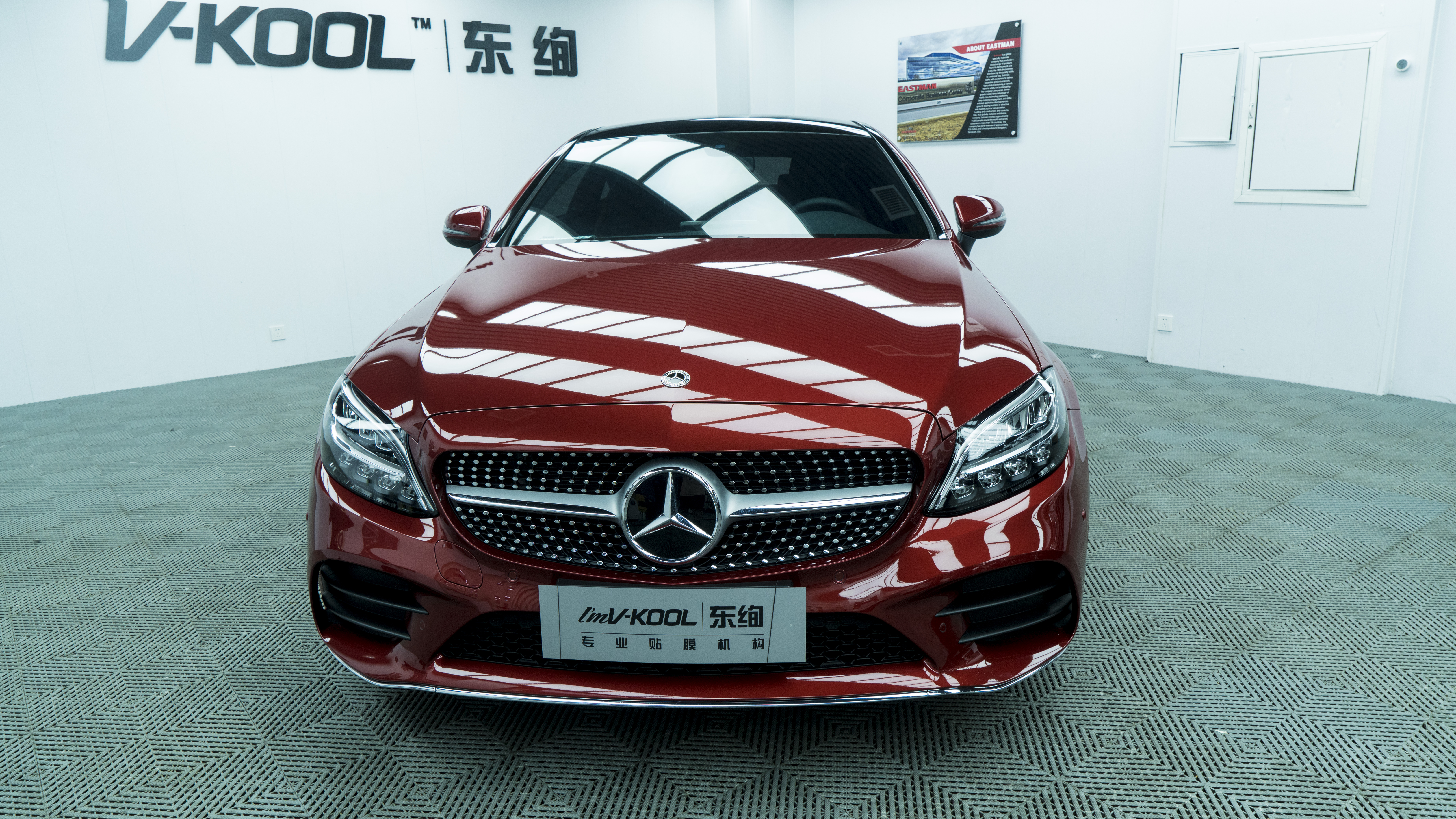 汽车贴膜防止灰尘,汽车玻璃贴膜进灰尘有补救方法吗