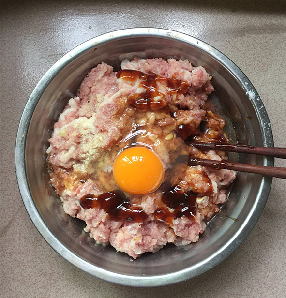 40年厨师开锅,冷水蒸饺子好还是热水蒸饺子好