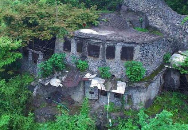 九旬孤寡老人22年在大山建活人墓,92岁孤寡老人22年为自己建活人墓