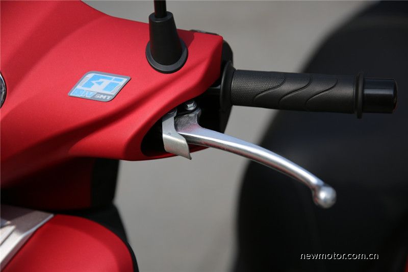 雅马哈和铃木的uu125踏板哪个好,125踏板雅马哈和豪爵怎么选