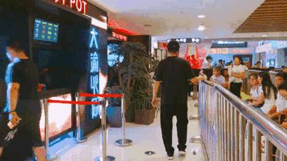 天津新开的奇葩火锅店，毛肚不好吃还能退货！