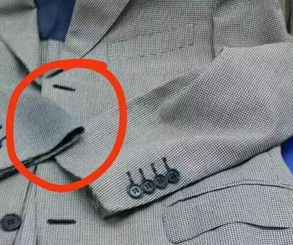 干洗染色是什么原因,乳白色西服染色了怎么补救