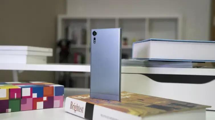 索尼xperiapro-i对比苹果13,索尼最新旗舰手机xperiaxz2