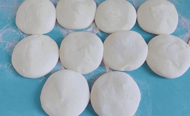 蒸包子不要直接上锅蒸牢记3诀窍,蒸包子有的包子塌陷萎缩