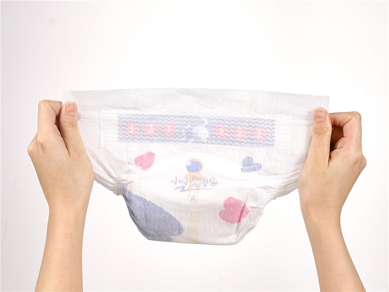 为什么宝宝尿不湿老漏尿到腰上,宝宝尿不湿为什么经常漏尿