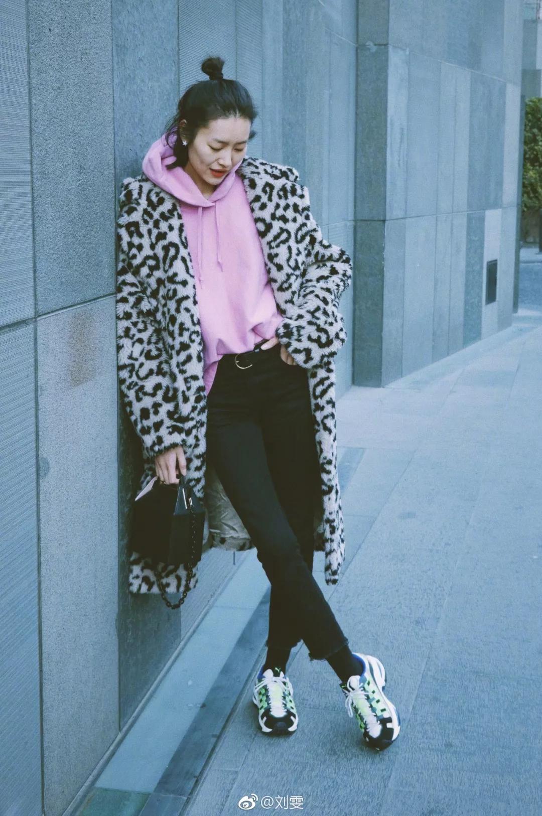 瀹嬪闇忓瓱缇庡矏鍚岀┛绱壊瑗胯,瀹嬪闇忓瓱缇庡矏绌挎惌