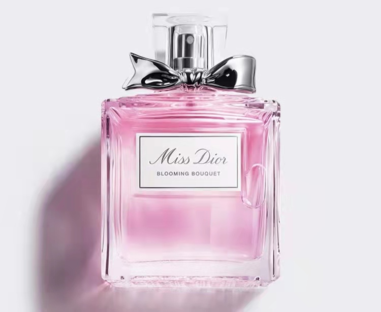 新年礼物给女生什么,新年给女生送什么花