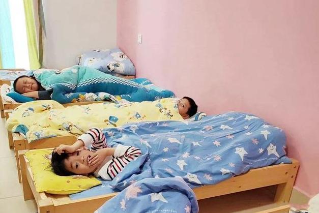 每当午睡孩子就失眠?别忽视3方面的调整,午睡意义很重要