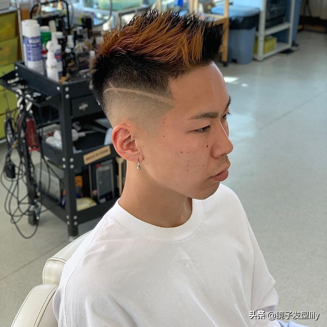 最新款流行剪头男发,男发这样剪时尚显年轻很有造型感