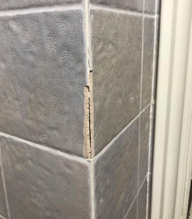 瓷砖开裂是不是地暖造成的,瓷砖开裂的原因和补救方法