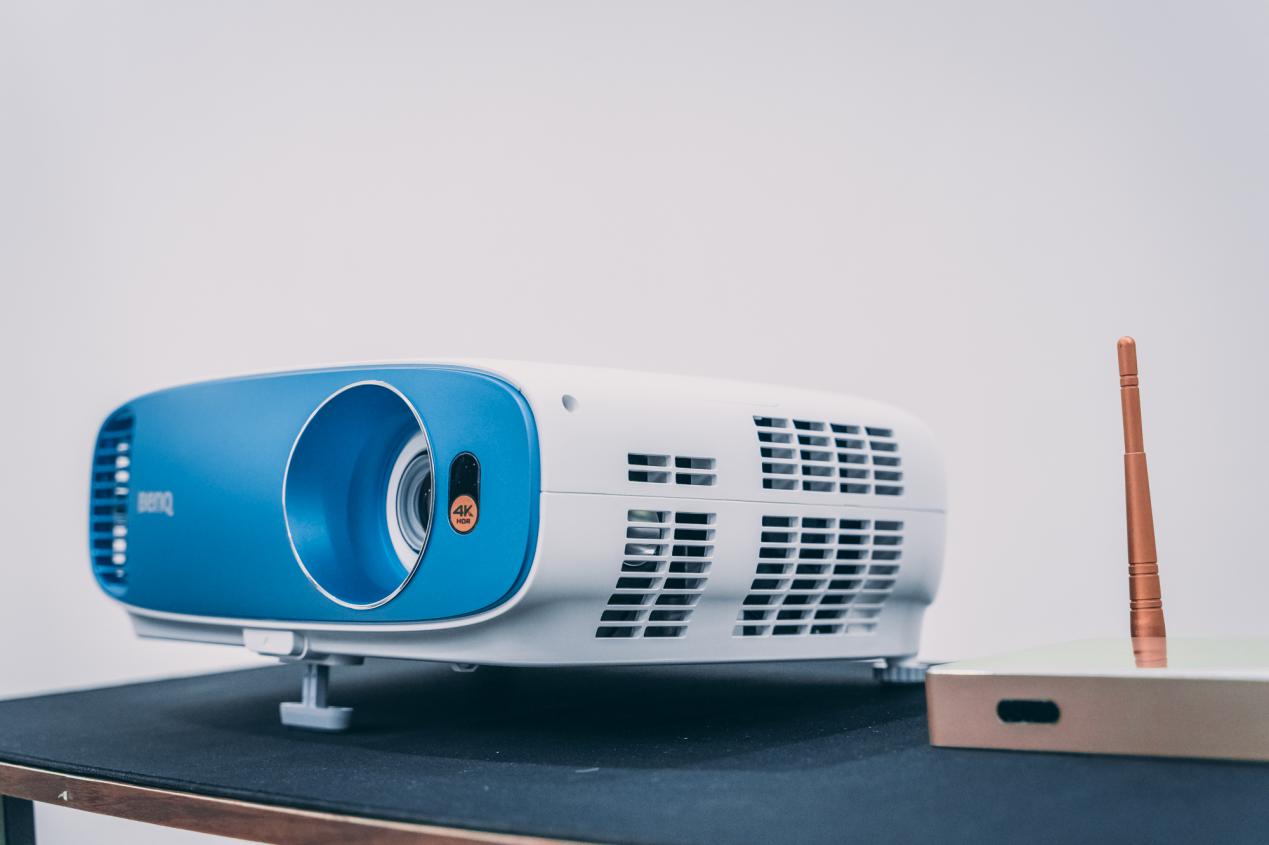 4k家用投影,4k明基tk800投影仪