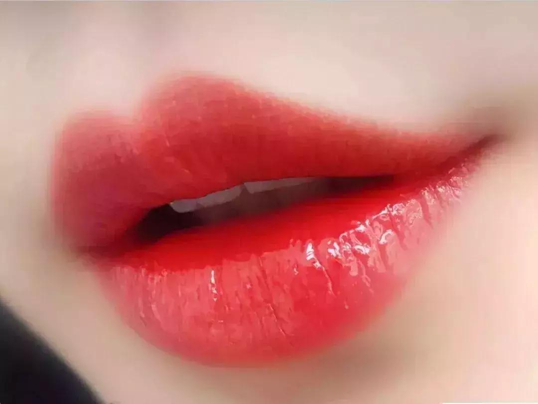 白桃乌龙口红适合黑黄皮,阿玛尼适合黑黄皮的口红